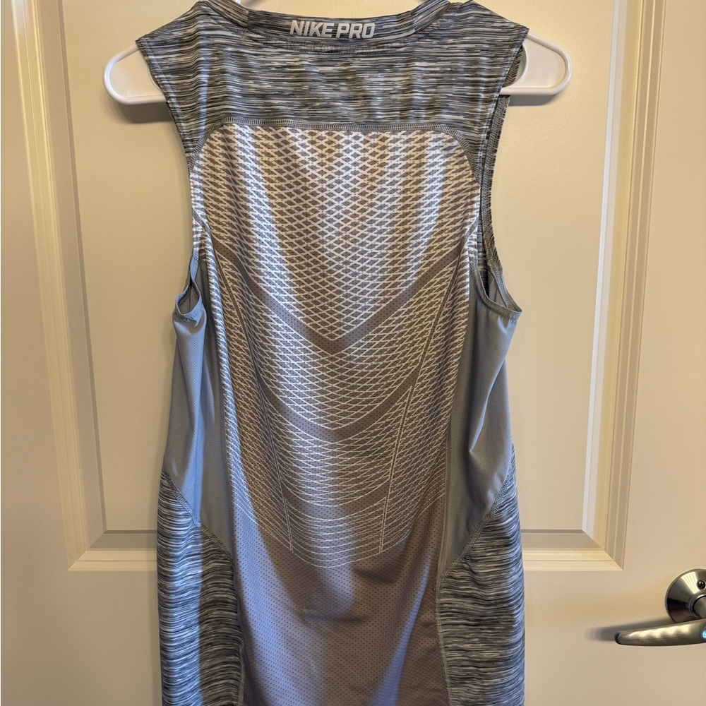 Nike Pro Combat Heathered Gray Tank Top - Picture 2 of 4